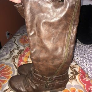 BRAND NEW BOOTS